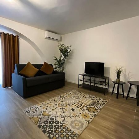 Ks Paris Studio Appart Near Station Gare Du Nord And Gare De L Est Exterior foto